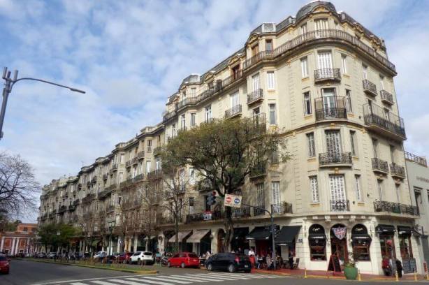 Avenida Caseros