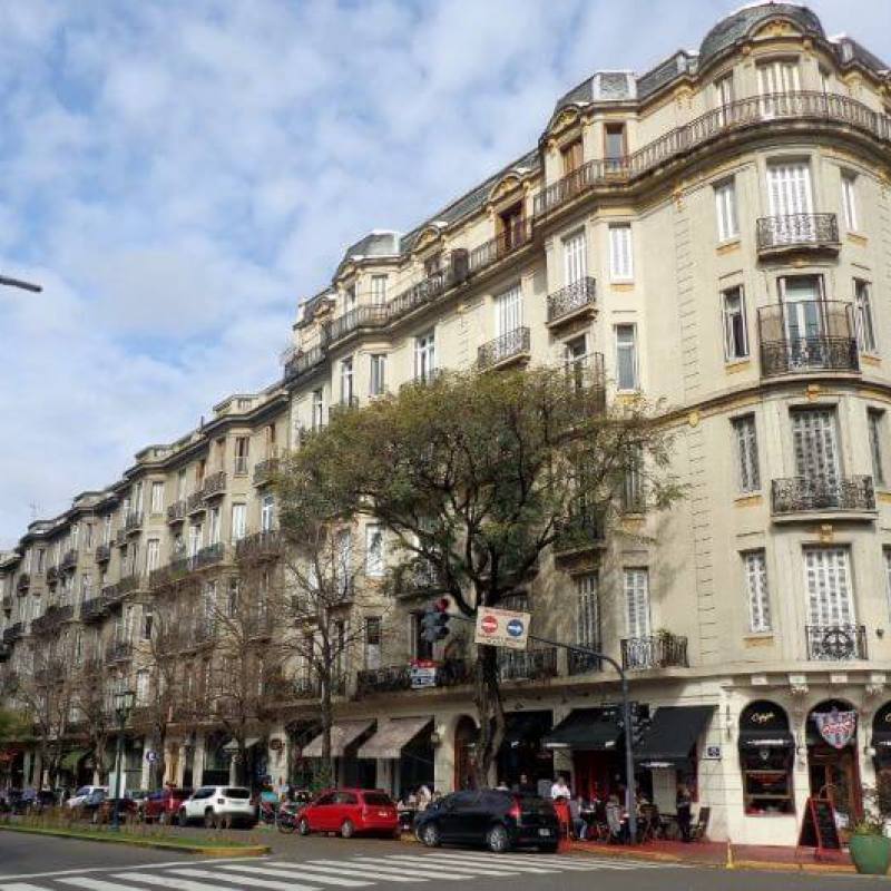 Avenida Caseros